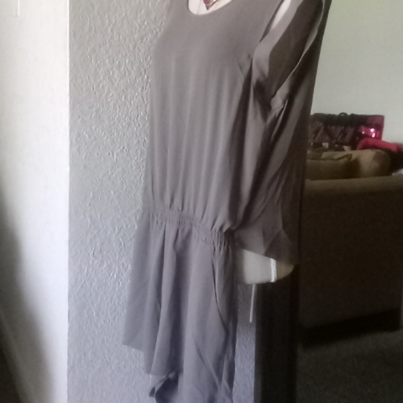 Clothes - Picture 3 of 4